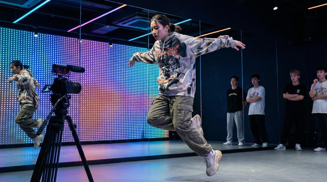 17c一起草舞蹈视频